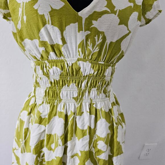 Blu pepper Women's Smocked Waist Floral Mini Dress sz S - Picture 4 of 9